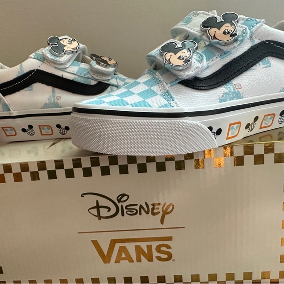 Disney Vans Kids Size 11 - Picture 5 of 5